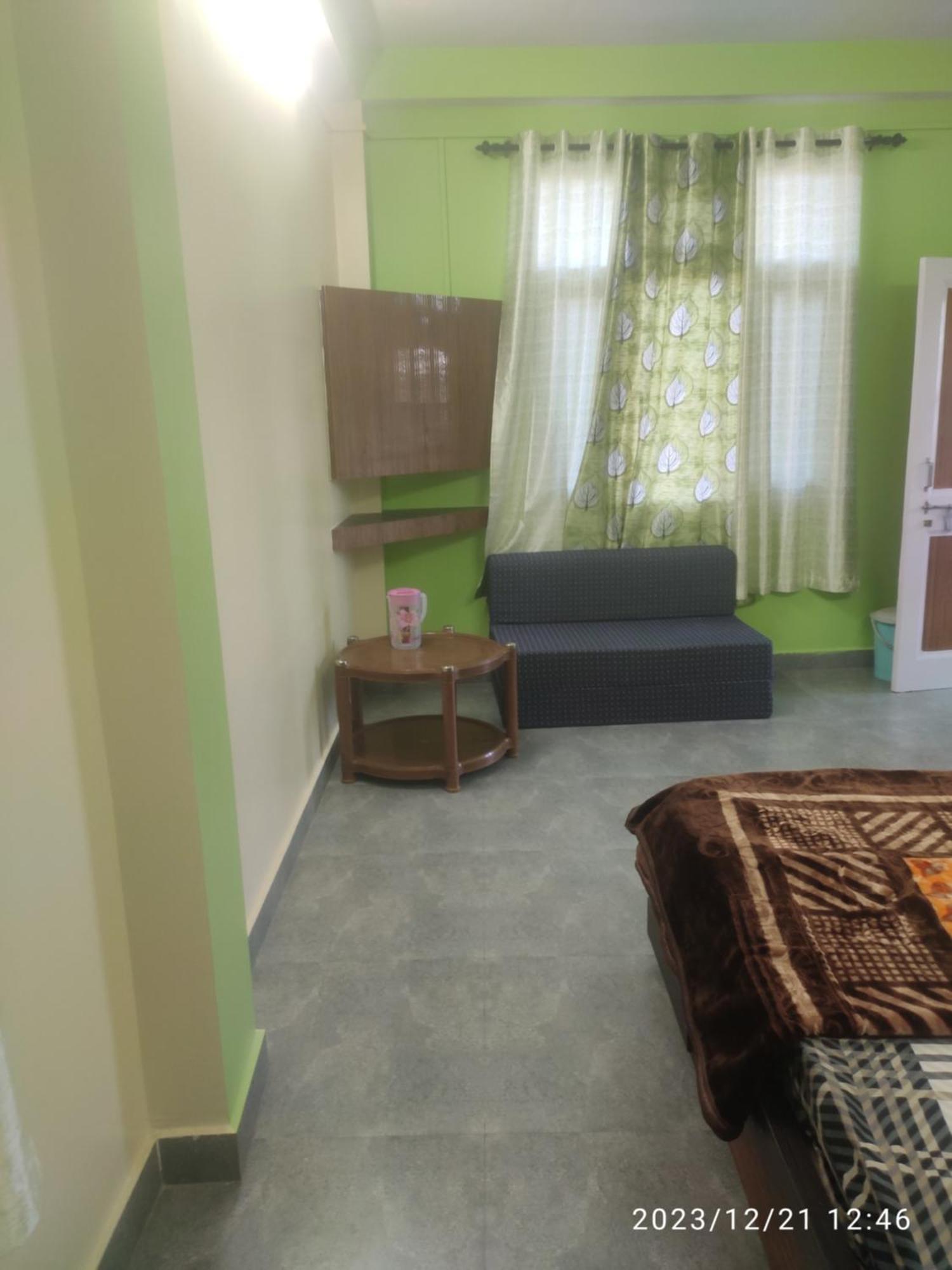 Tree Valley Homestay Chail Eksteriør billede